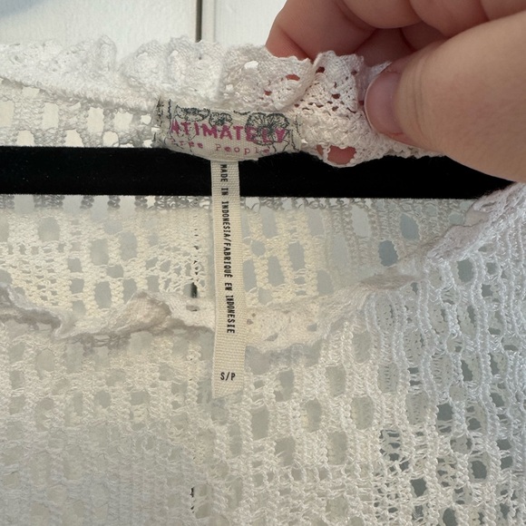 Free people. Women’s white mesh top. Size small - Picture 2 of 3